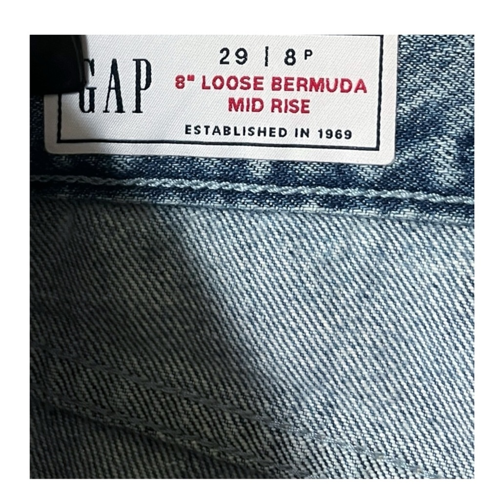 GAP size 8 Petite Blue Loose Bermuda Mid Rise Distressed Denim Shorts - Picture 8 of 8